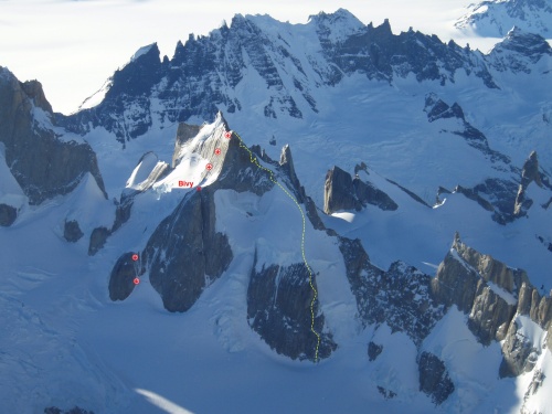 Cerro Pollone s vyznačenou cestou Re puesto!